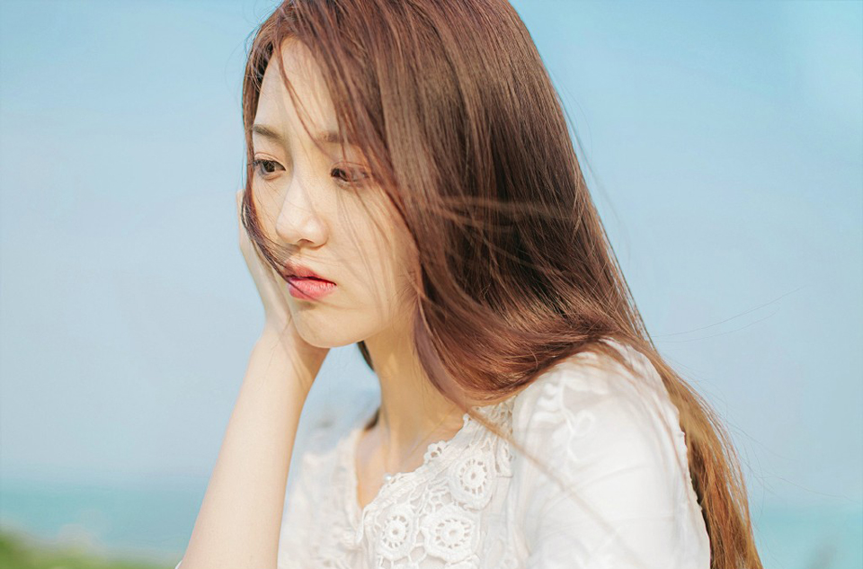 刘璝叹了口气，看着张任，微微一礼道：“张将军，非我不忠，只是刘璋此次做的太过，这等昏主，不杀难消我恨！这几日，就委屈将军了，待我攻破成都之时，再来向将军请罪！拉下去，好生照看，切不可怠慢。”